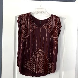 Burgundy top Clearance 2 for $5